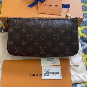 Louis Vuitton Pochette Accessoires